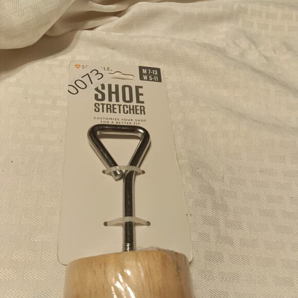Sof Sole Cedar Shoe Stretcher - Men's 7-13 | Women's 5-11 - Picture 3 of 5